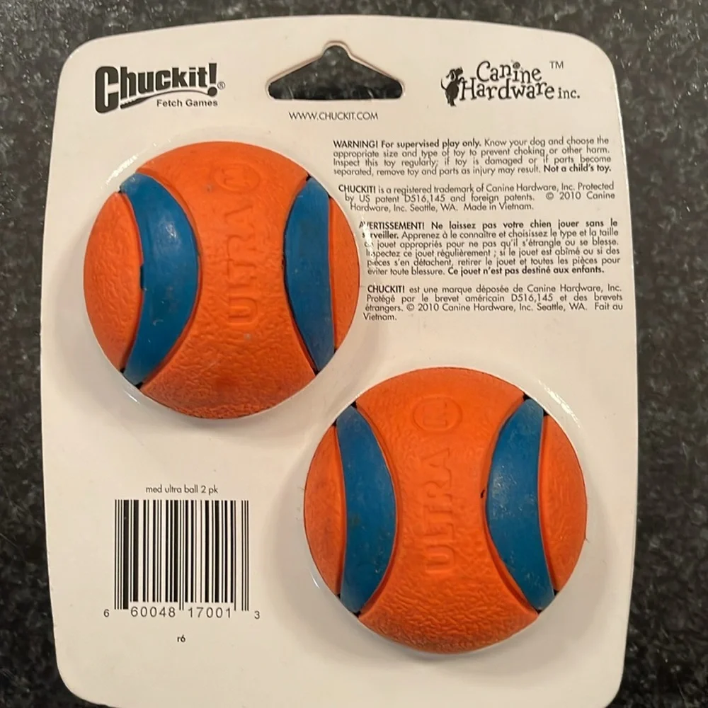 Dog: Chuckit Ultra Balls